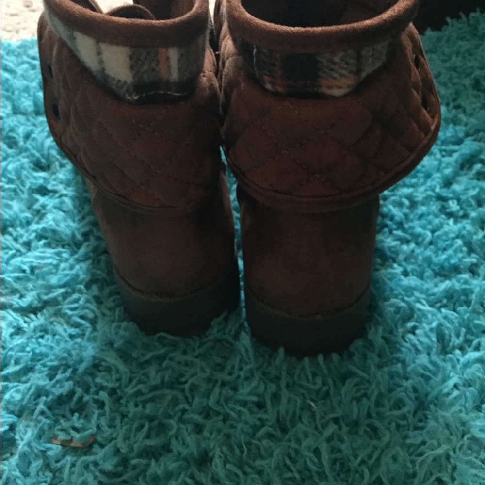 Boots - Picture 5 of 5